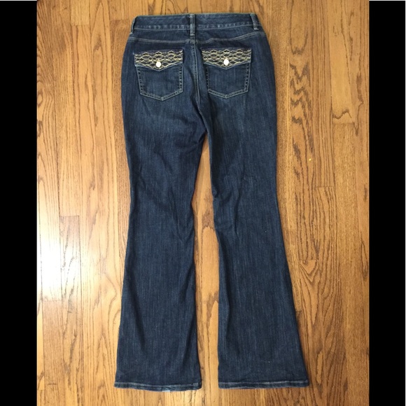 BOOT CUT JEANS WHITE HOUSE BLACK MARKET CONTOUR FIT SIZE 4R 32 1/2” BLING POCKE - Picture 3 of 6